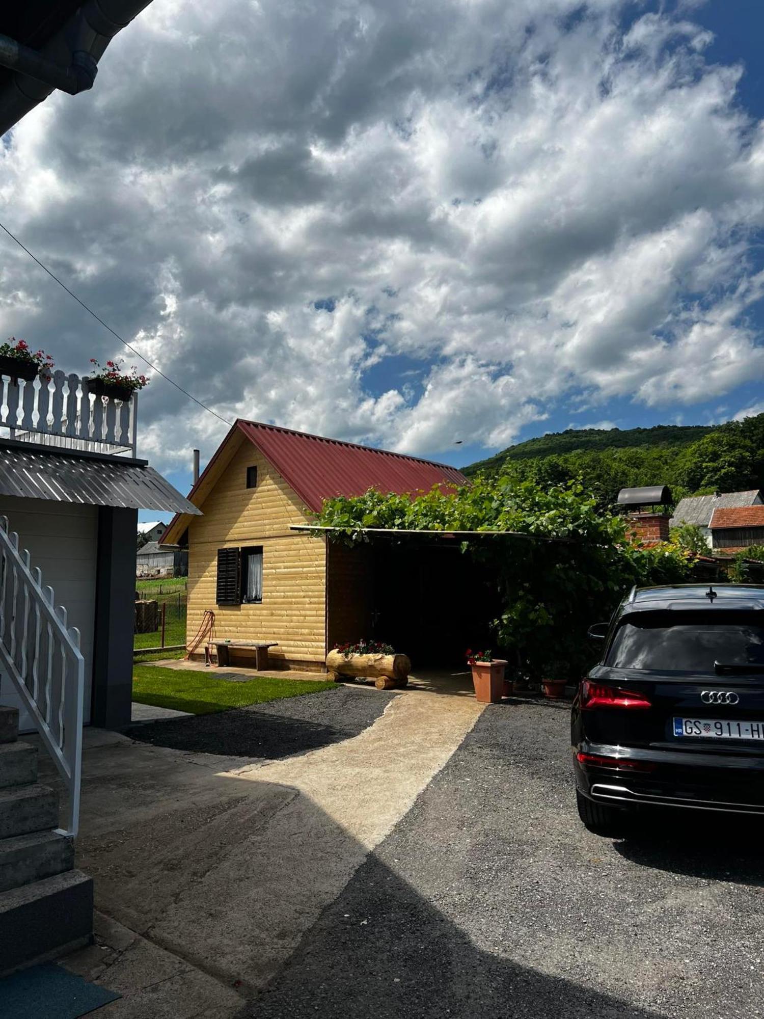 Apartman Matej Lägenhet Otočac Exteriör bild