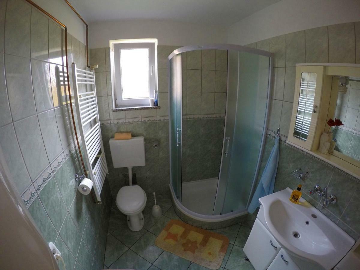 Apartman Matej Lägenhet Otočac Exteriör bild