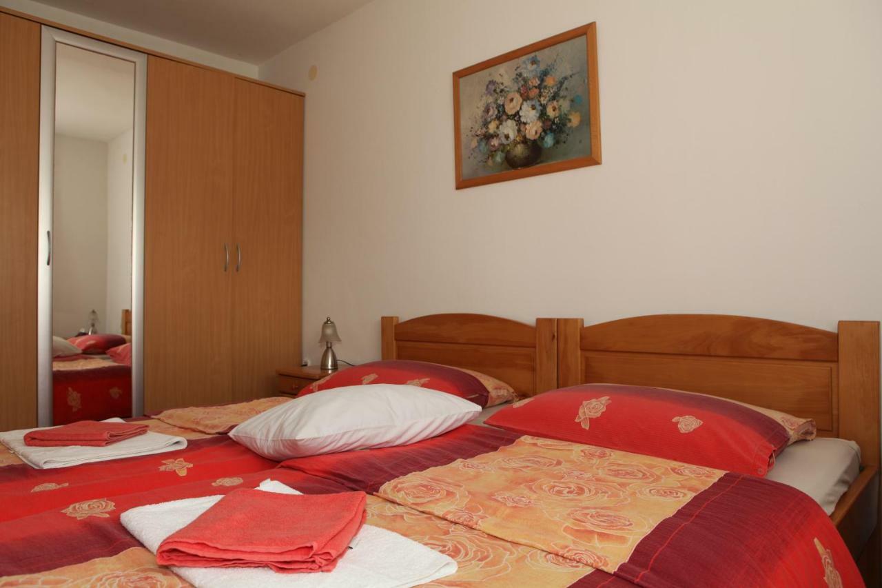 Apartman Matej Lägenhet Otočac Exteriör bild