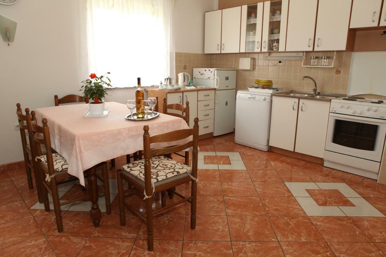 Apartman Matej Lägenhet Otočac Exteriör bild